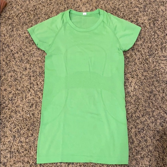 lululemon athletica Tops - Lululemon Swiftly Tech Top
